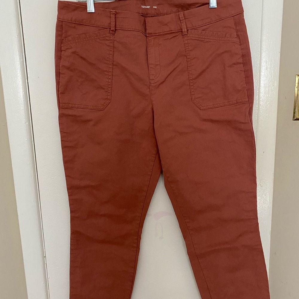 Old Navy Women’s Chinos/Pixie Pants